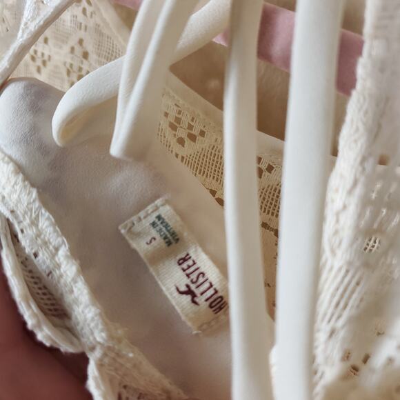4/$25 Hollister Cream Lace Long Sleeve Blouse Size S - Picture 8 of 10